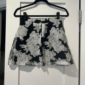 Black/White/Silver Urban Outfitters Tulle Floral Pleat Mini Skirt [Small]